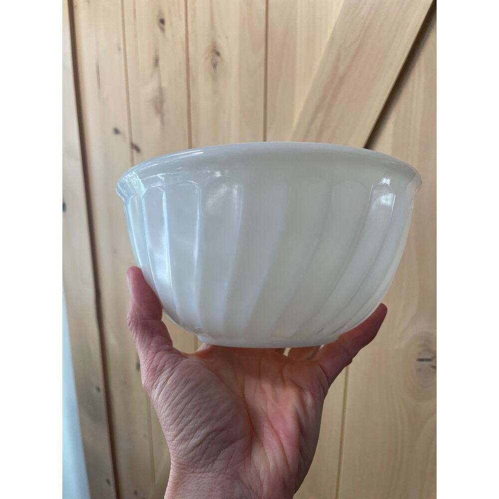 Vintage Fire King Oven‎ Ware White Swirl 7” Mixing Bowl small